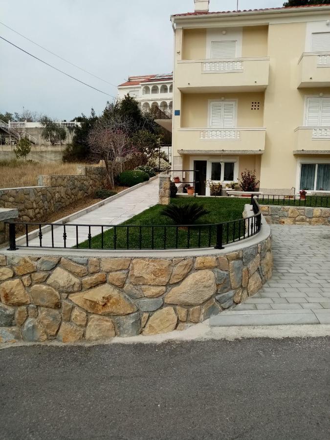 Apartment Branka Banjol Exterior foto